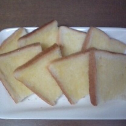 食パンを薄くスライスして作りました（謝）生姜味のラスク、美味しかったです☆ごちそうさまでした♪